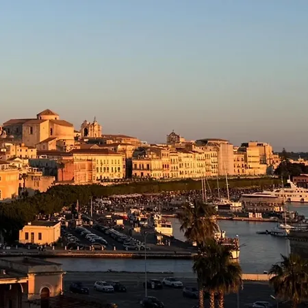 La Terrazza Sul Porto Alojamento de Acomodação e Pequeno-almoço Syracuse