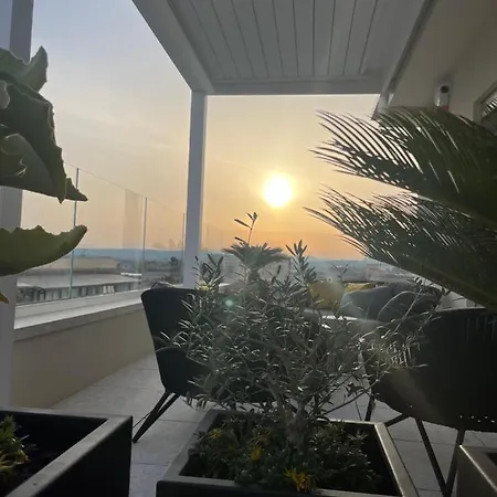 La Terrazza Sul Porto *