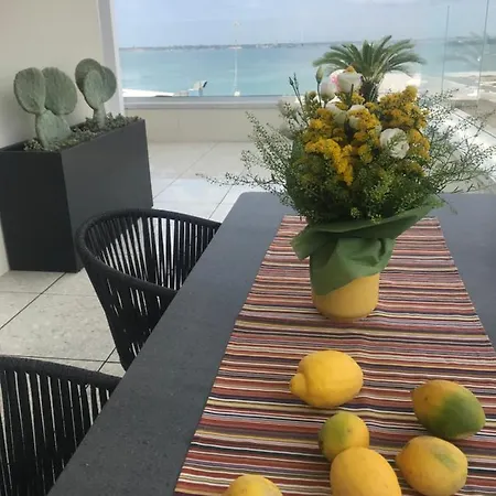 ベッド・アンド・ブレックファスト La Terrazza Sul Porto シラクーサ