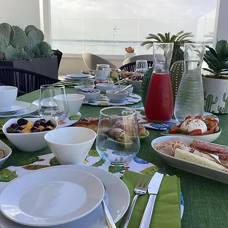 ベッド・アンド・ブレックファスト La Terrazza Sul Porto