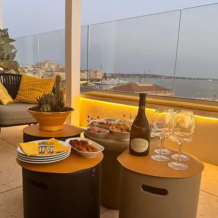 La Terrazza Sul Porto ベッド・アンド・ブレックファスト 4*