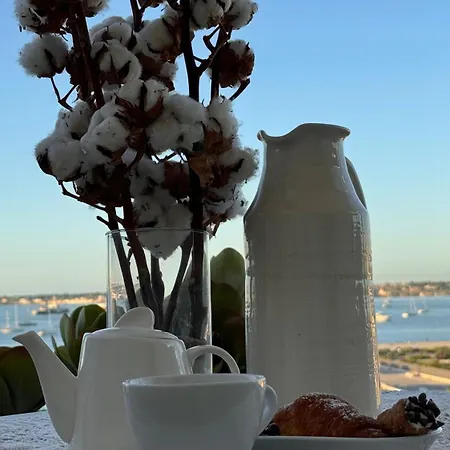 ベッド・アンド・ブレックファスト La Terrazza Sul Porto 4*