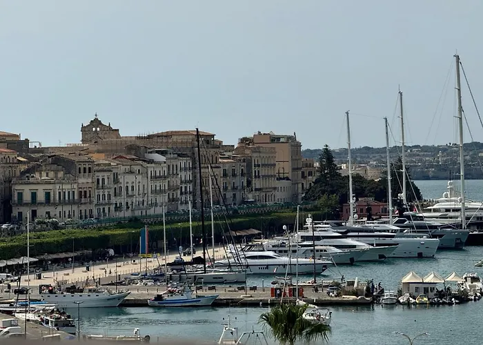La Terrazza Sul Porto B&B 4*